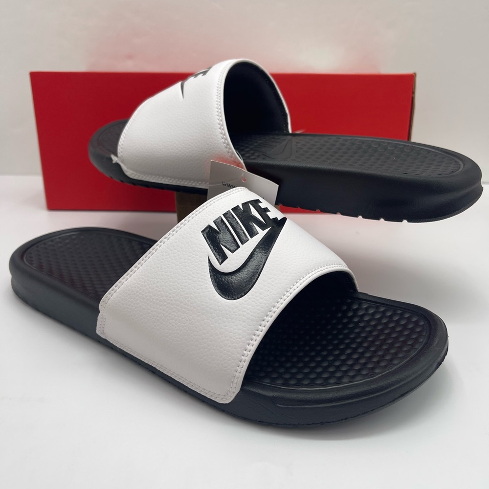 Nike Benassi JDI
Men's Slides Black and White Slides - Picture 9 of 16